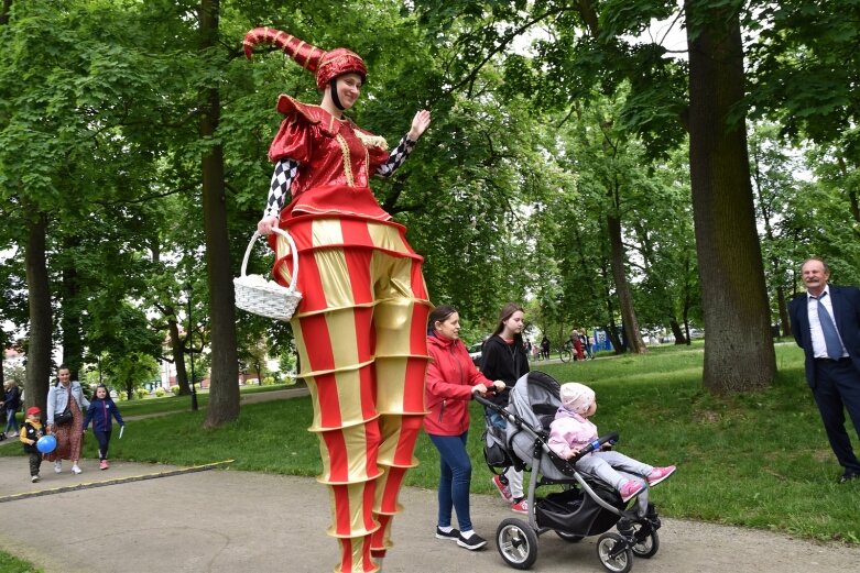  Park miejski w Skierniewicach pełen atrakcji dla najmłodszych 