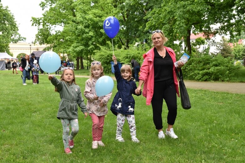  Park miejski w Skierniewicach pełen atrakcji dla najmłodszych 