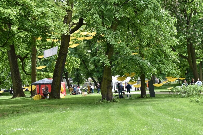  Park miejski w Skierniewicach pełen atrakcji dla najmłodszych 