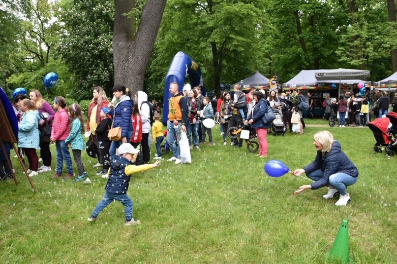  Park miejski w Skierniewicach pełen atrakcji dla najmłodszych 