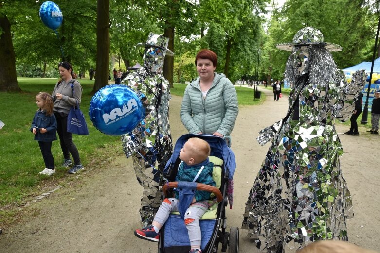  Park miejski w Skierniewicach pełen atrakcji dla najmłodszych 