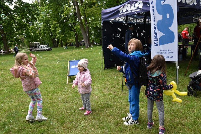  Park miejski w Skierniewicach pełen atrakcji dla najmłodszych 