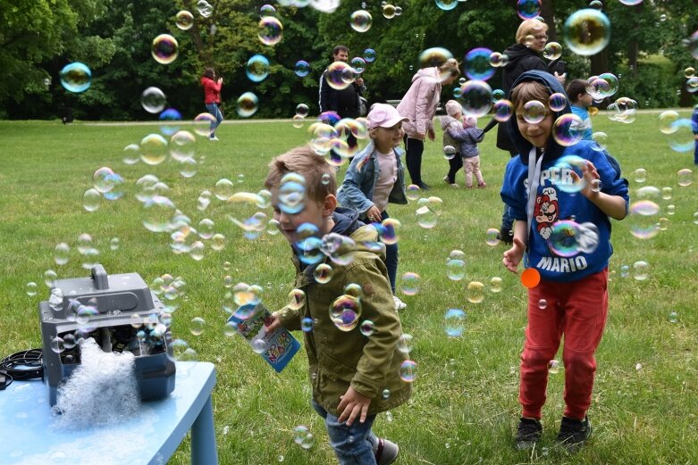  Park miejski w Skierniewicach pełen atrakcji dla najmłodszych 