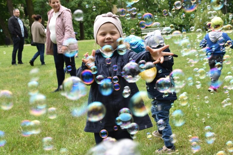  Park miejski w Skierniewicach pełen atrakcji dla najmłodszych 