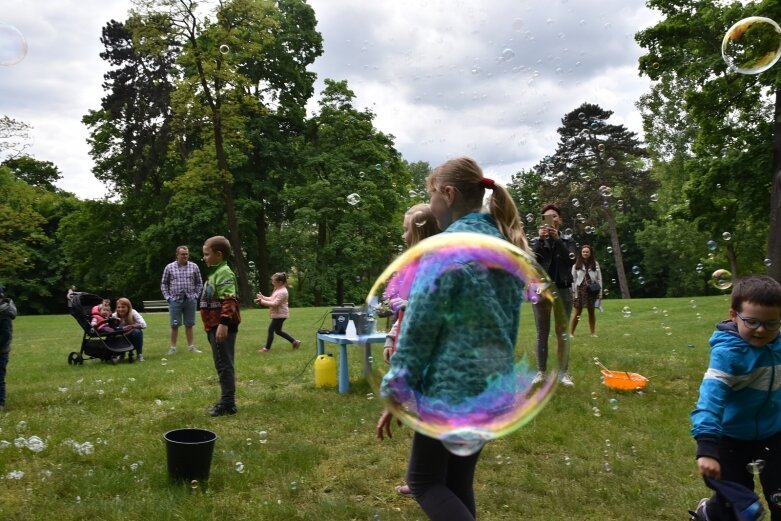  Park miejski w Skierniewicach pełen atrakcji dla najmłodszych 