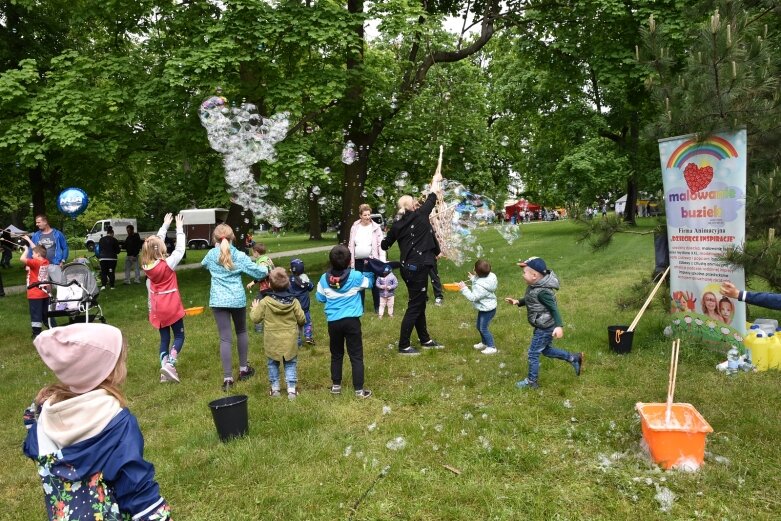  Park miejski w Skierniewicach pełen atrakcji dla najmłodszych 