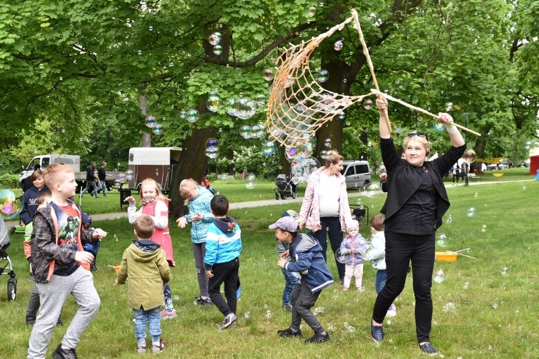  Park miejski w Skierniewicach pełen atrakcji dla najmłodszych 