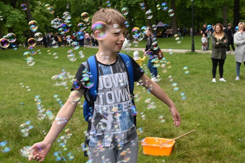  Park miejski w Skierniewicach pełen atrakcji dla najmłodszych 