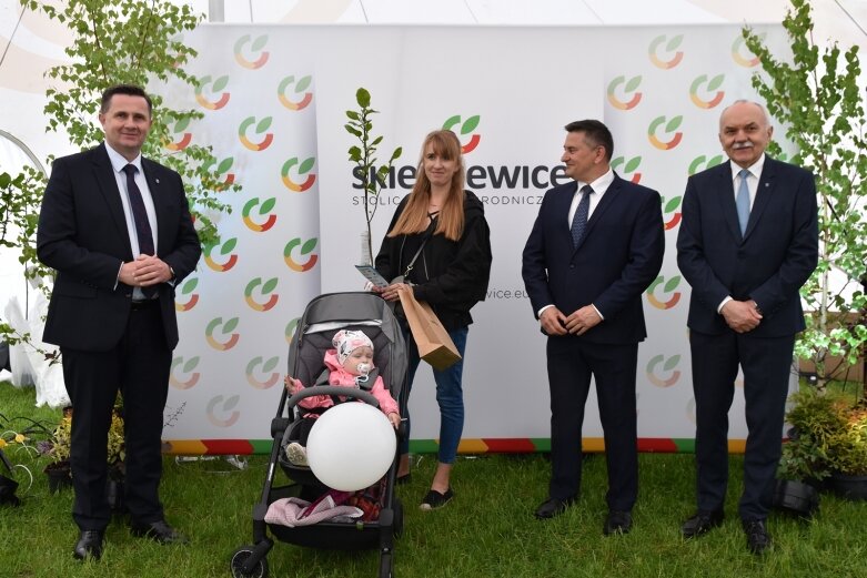  Park miejski w Skierniewicach pełen atrakcji dla najmłodszych 