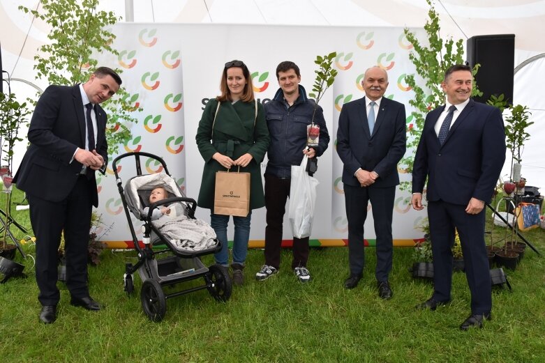  Park miejski w Skierniewicach pełen atrakcji dla najmłodszych 