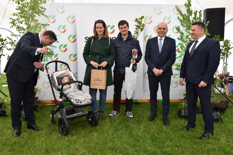  Park miejski w Skierniewicach pełen atrakcji dla najmłodszych 