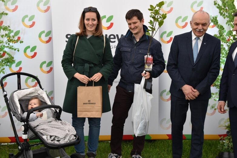  Park miejski w Skierniewicach pełen atrakcji dla najmłodszych 