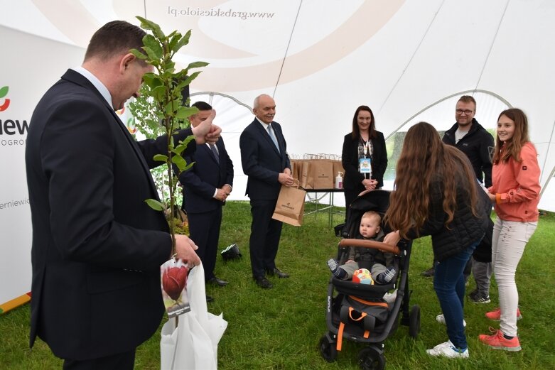  Park miejski w Skierniewicach pełen atrakcji dla najmłodszych 