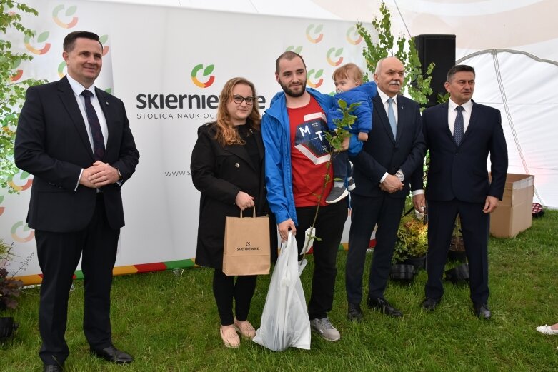  Park miejski w Skierniewicach pełen atrakcji dla najmłodszych 