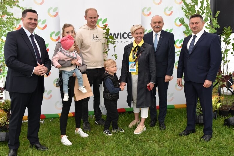  Park miejski w Skierniewicach pełen atrakcji dla najmłodszych 