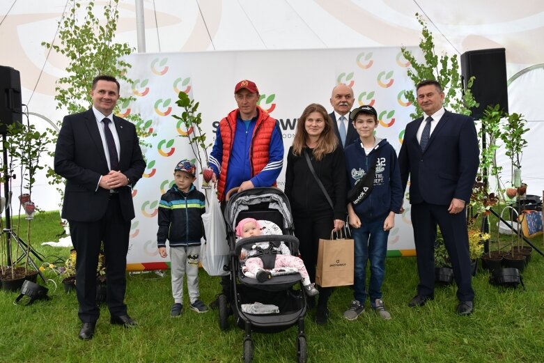  Park miejski w Skierniewicach pełen atrakcji dla najmłodszych 