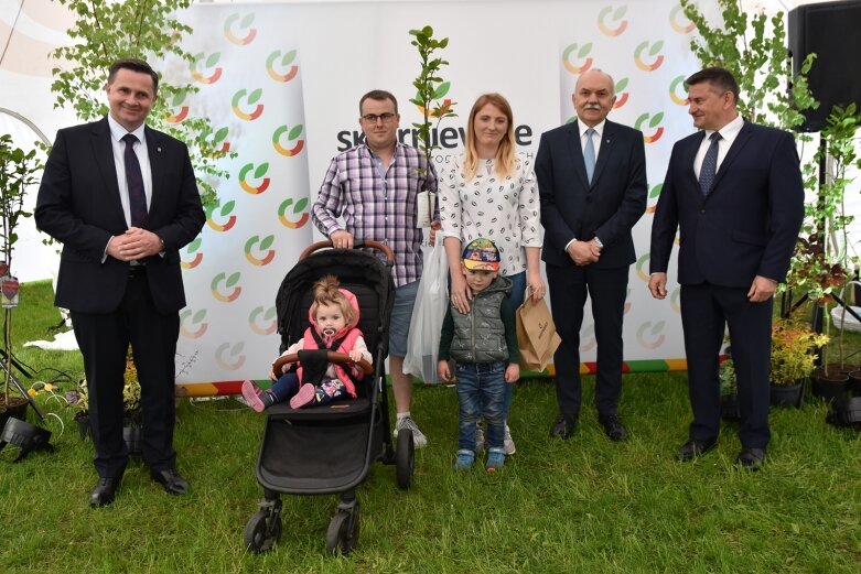  Park miejski w Skierniewicach pełen atrakcji dla najmłodszych 