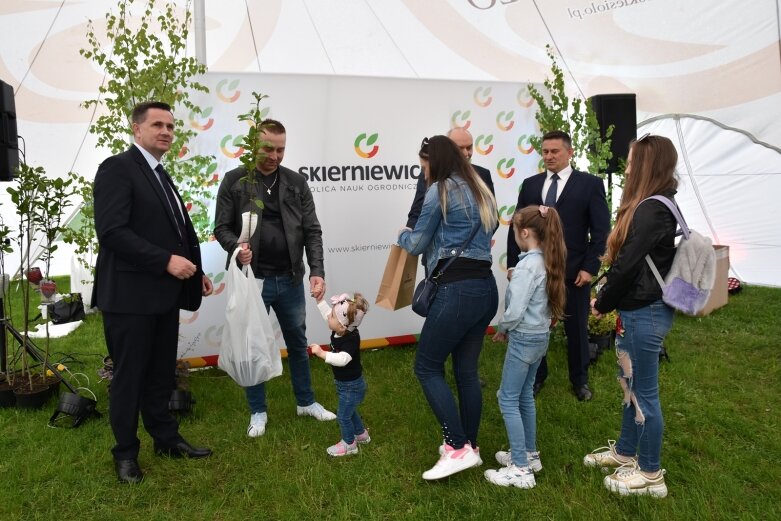  Park miejski w Skierniewicach pełen atrakcji dla najmłodszych 