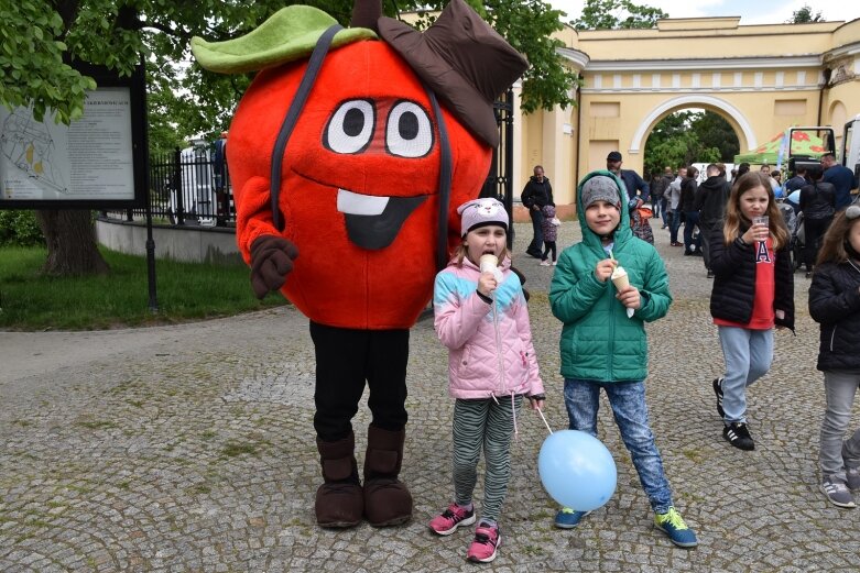  Park miejski w Skierniewicach pełen atrakcji dla najmłodszych 