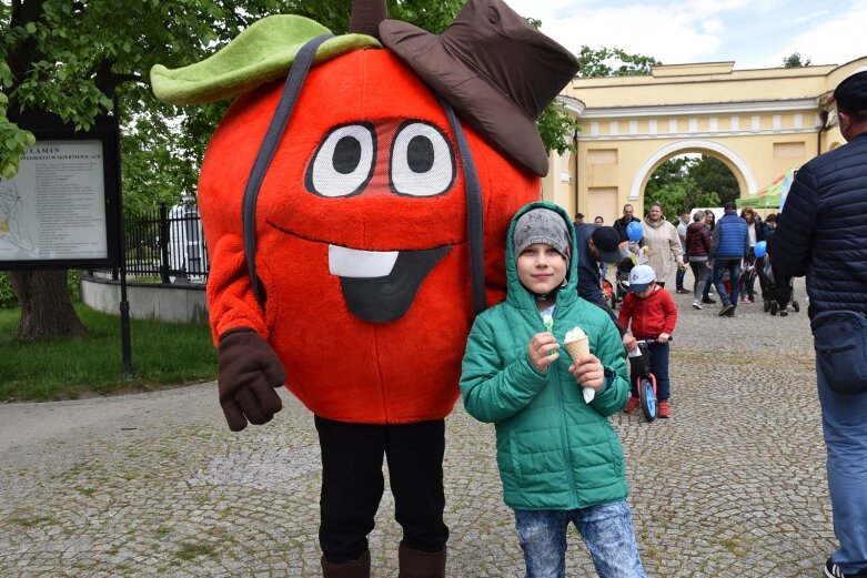  Park miejski w Skierniewicach pełen atrakcji dla najmłodszych 