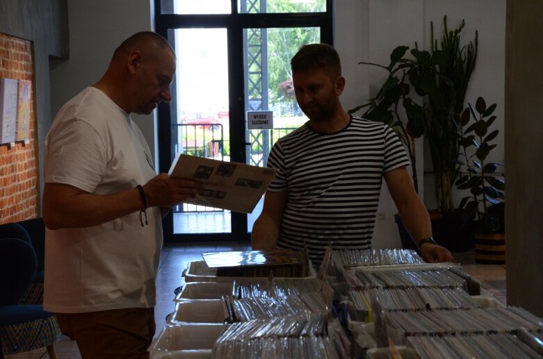  Pierwsza giełda płytowa w Skierniewicach – Vinyl Market 