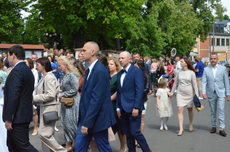  Pierwsza Komunia Święta w kościele świętego Jakuba Apostoła w Skierniewicach  