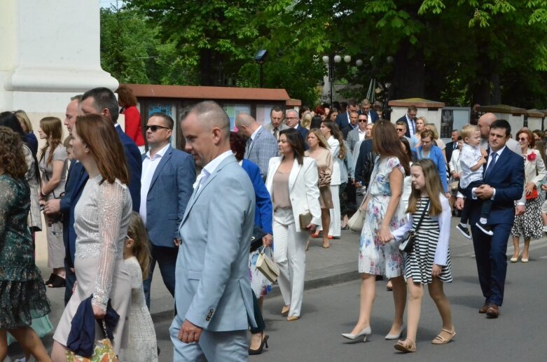  Pierwsza Komunia Święta w kościele świętego Jakuba Apostoła w Skierniewicach  