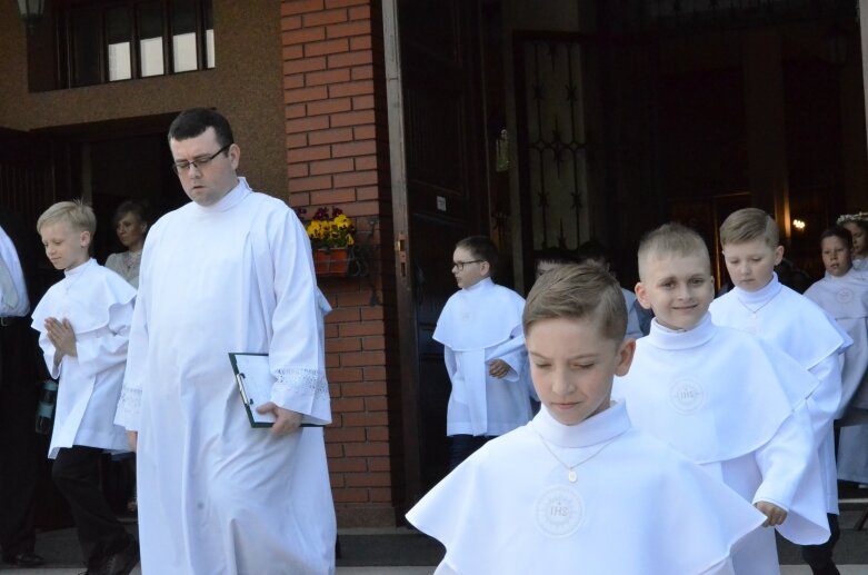  Pierwsza Komunia Święta w parafii pw. Miłosierdzia Bożego w Skierniewicach 