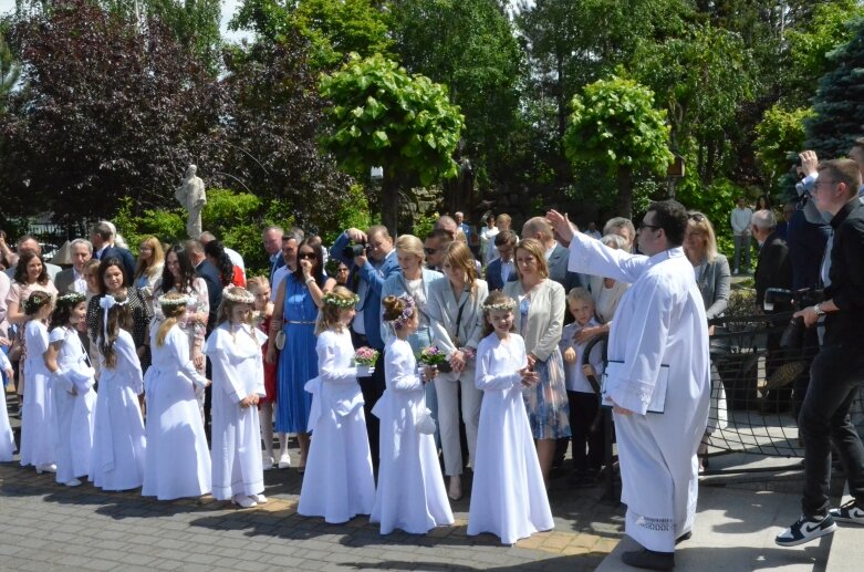  Pierwsza Komunia Święta w parafii pw. Miłosierdzia Bożego w Skierniewicach 