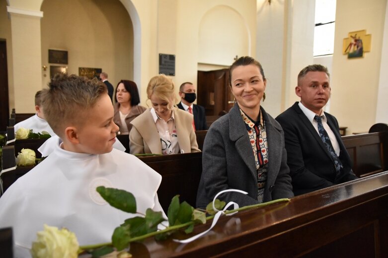  Pierwsza Komunia Święta w rygorze sanitarnym. Dzieci z parafii wojskowej mają ją za sobą 