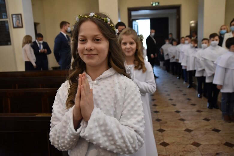  Pierwsza Komunia Święta w rygorze sanitarnym. Dzieci z parafii wojskowej mają ją za sobą 