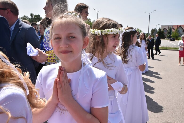  Pierwsza komunia w kościele Niepokalanego Serca Najświętszej Maryi Panny 