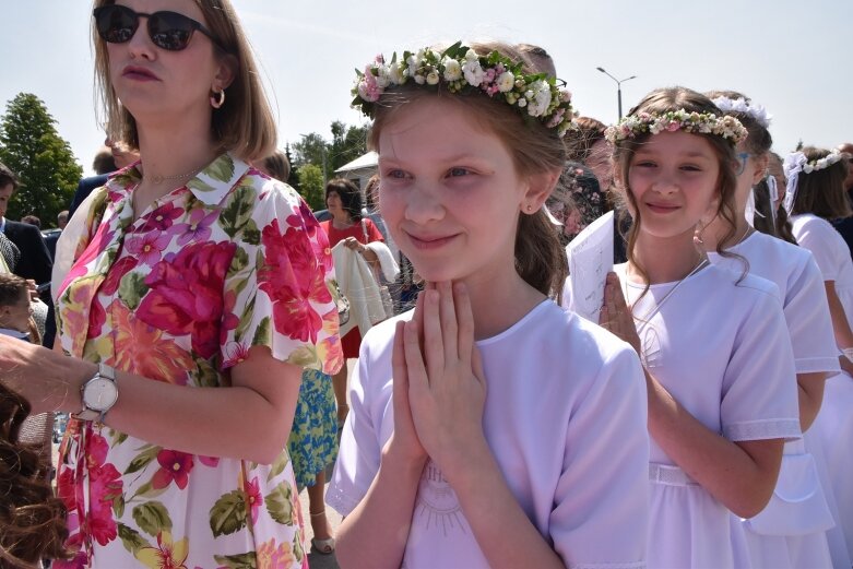  Pierwsza komunia w kościele Niepokalanego Serca Najświętszej Maryi Panny 