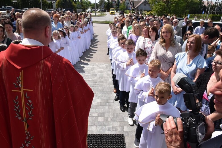  Pierwsza komunia w kościele Niepokalanego Serca Najświętszej Maryi Panny 