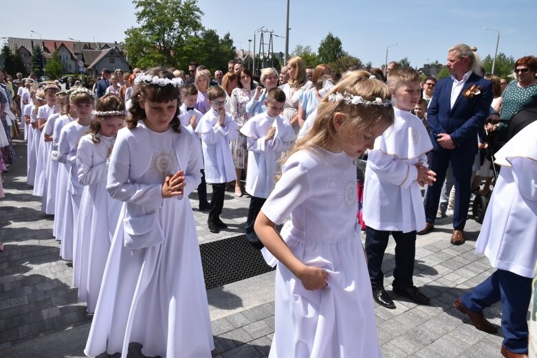  Pierwsza komunia w kościele Niepokalanego Serca Najświętszej Maryi Panny 