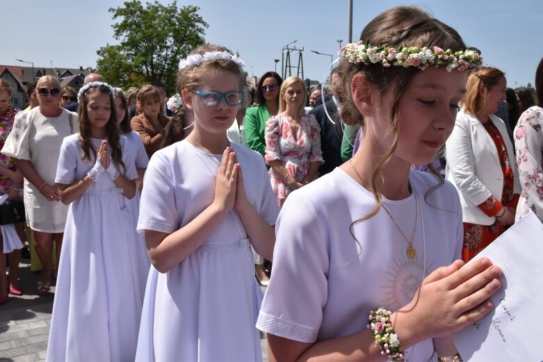  Pierwsza komunia w kościele Niepokalanego Serca Najświętszej Maryi Panny 