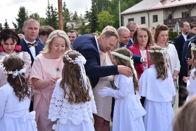  Pierwsza komunia w nowym kościele na Widoku 