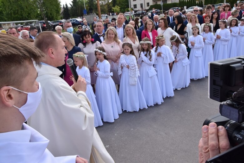  Pierwsza komunia w nowym kościele na Widoku 