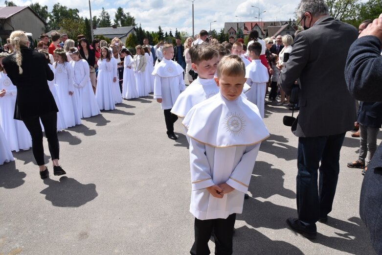  Pierwsza komunia w nowym kościele na Widoku 