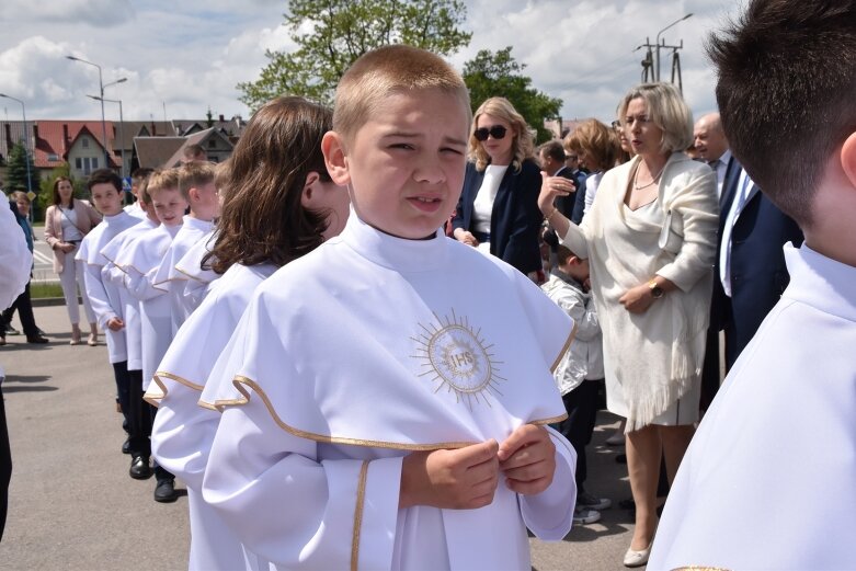  Pierwsza komunia w nowym kościele na Widoku 