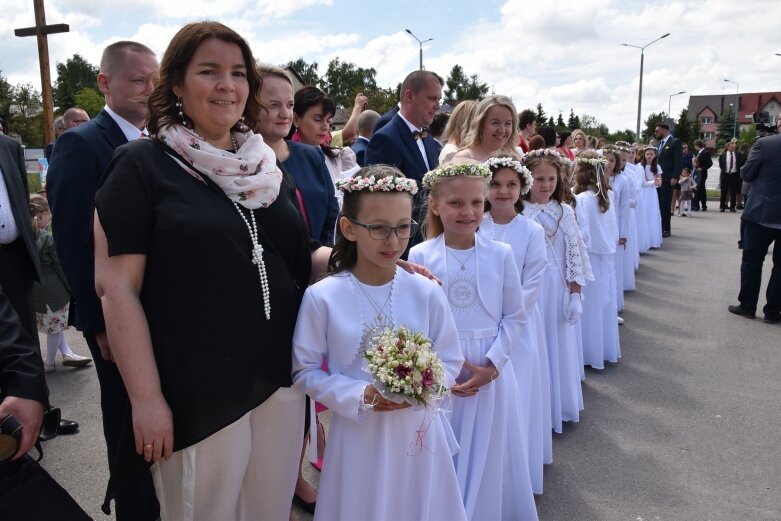  Pierwsza komunia w nowym kościele na Widoku 