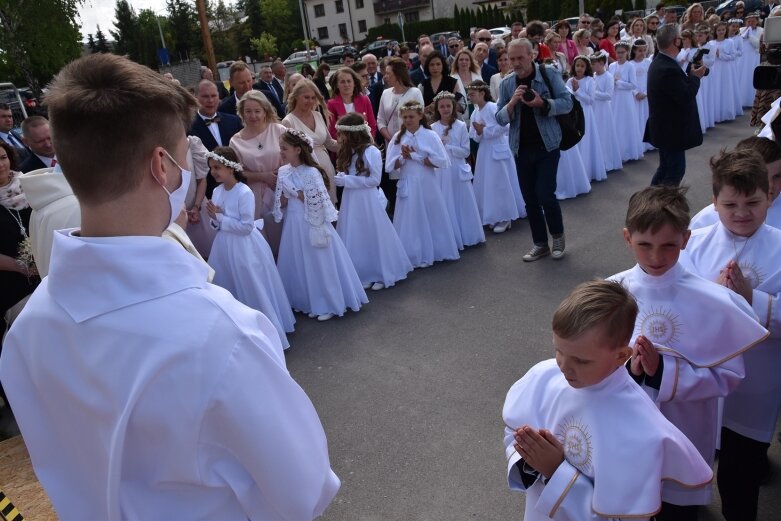  Pierwsza komunia w nowym kościele na Widoku 