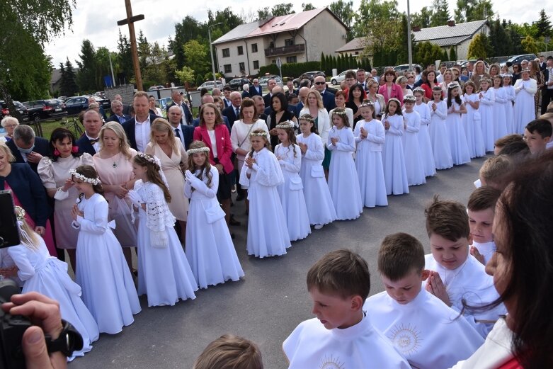  Pierwsza komunia w nowym kościele na Widoku 