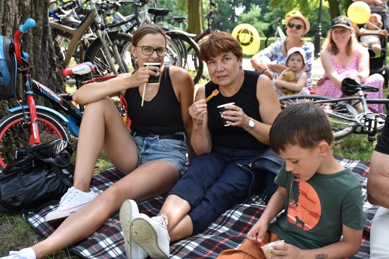  Pierwsze muzyczne śniadanie przyciągnęło do parku tłumy 