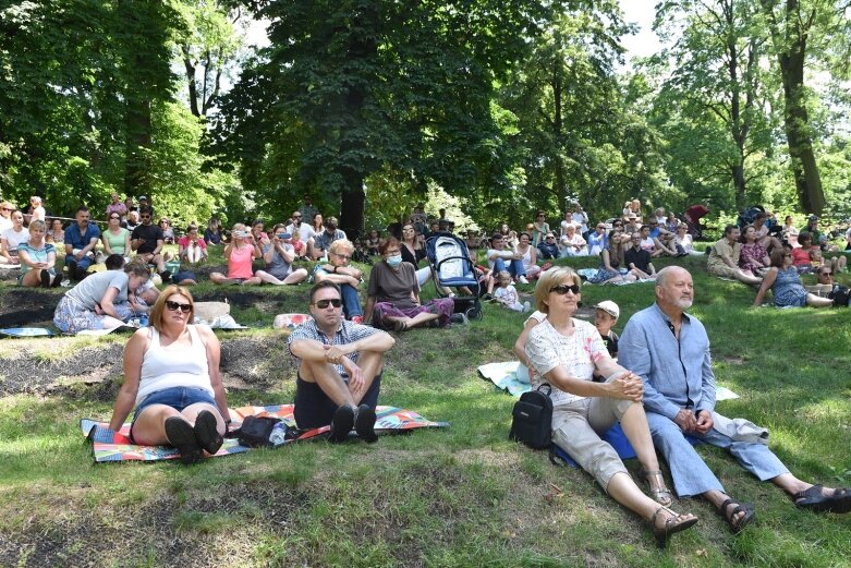  Pierwsze muzyczne śniadanie przyciągnęło do parku tłumy 