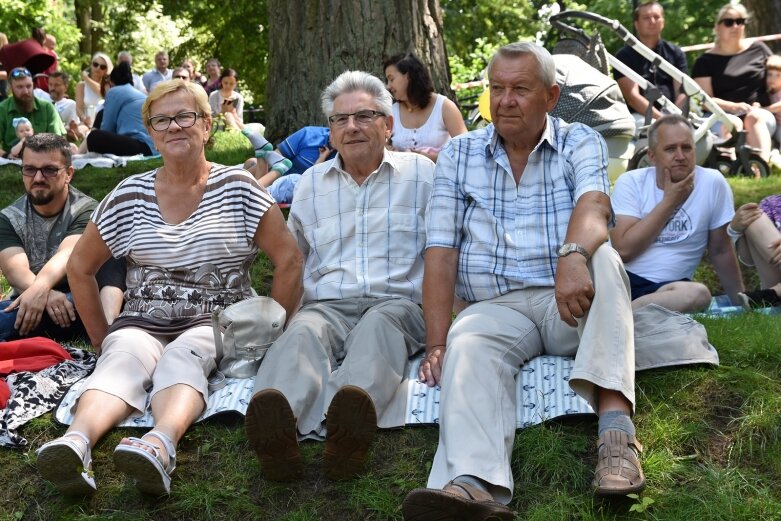  Pierwsze muzyczne śniadanie przyciągnęło do parku tłumy 