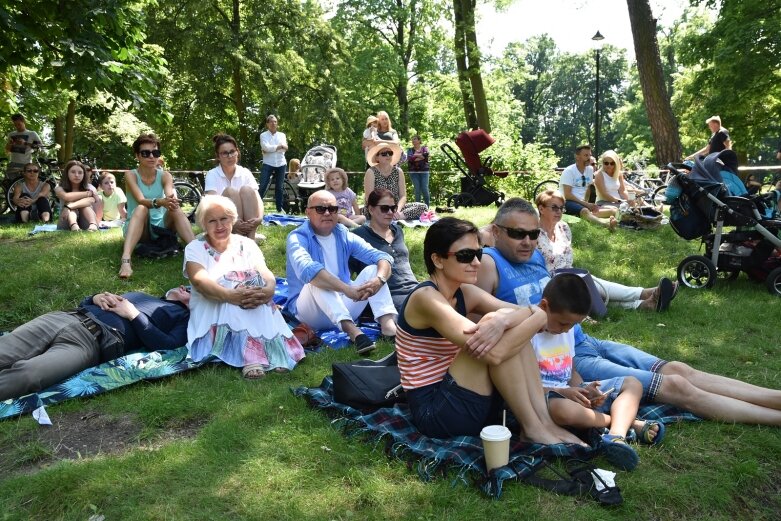  Pierwsze muzyczne śniadanie przyciągnęło do parku tłumy 