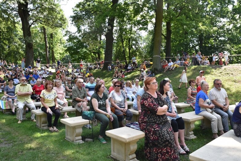  Pierwsze muzyczne śniadanie przyciągnęło do parku tłumy 