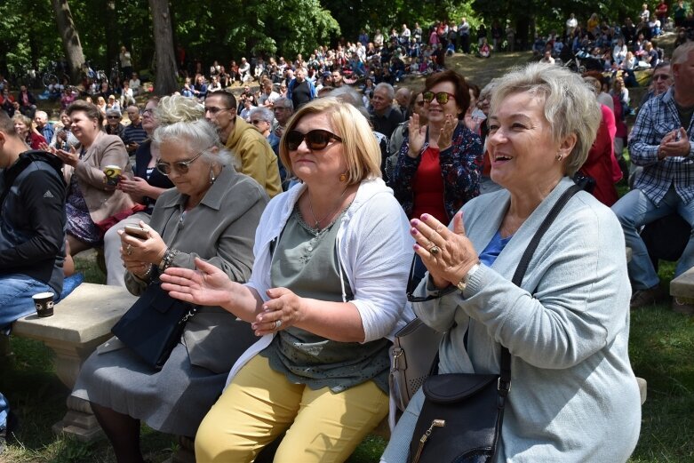  Pierwsze muzyczne śniadanie w parku 