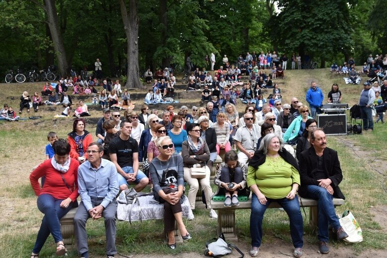  Pierwsze muzyczne śniadanie w parku 